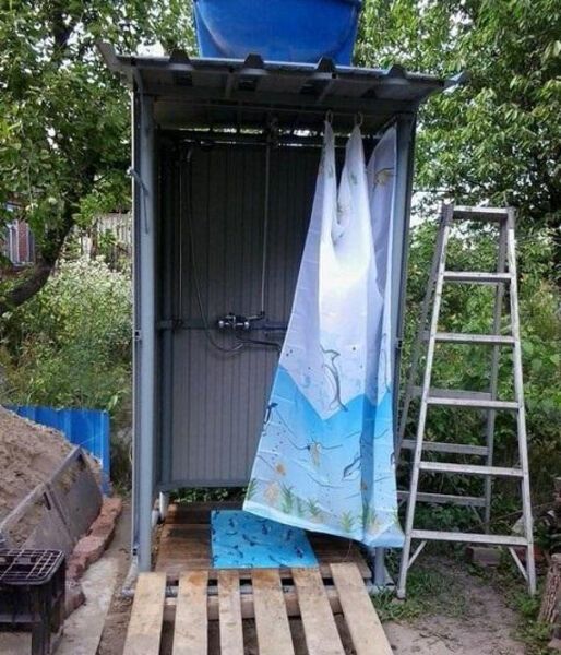 Летний душ для дачи своими руками из подручных материалов — фото