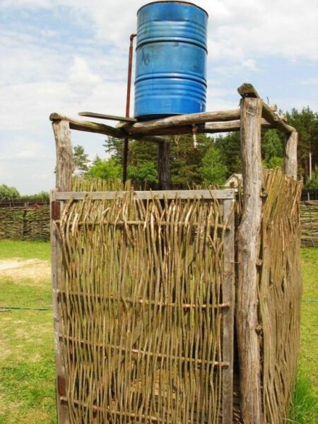 Летний душ для дачи своими руками из подручных материалов — фото