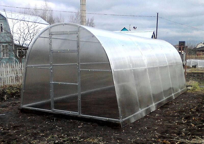 Теплица из поликарбоната уход осенью и зимой